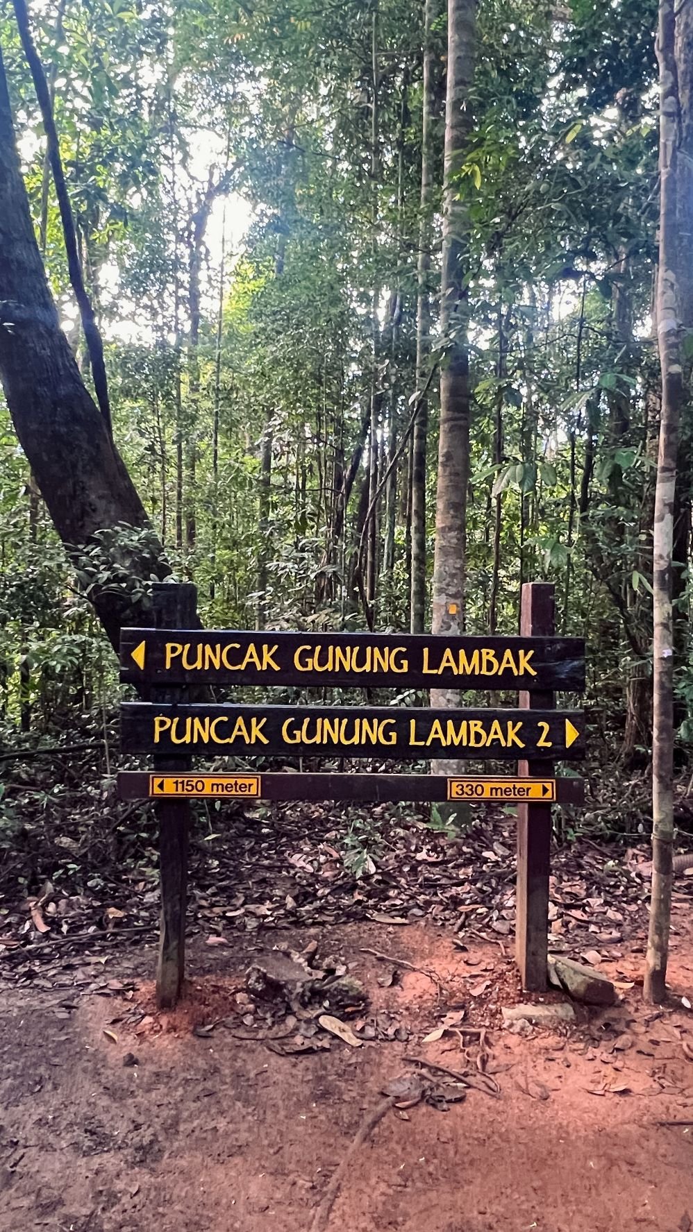 Signage on Gunung Lambak © SlowingwithT.com